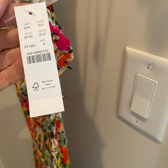 Halter-neck dress in painterly floral - Picture 3 of 4